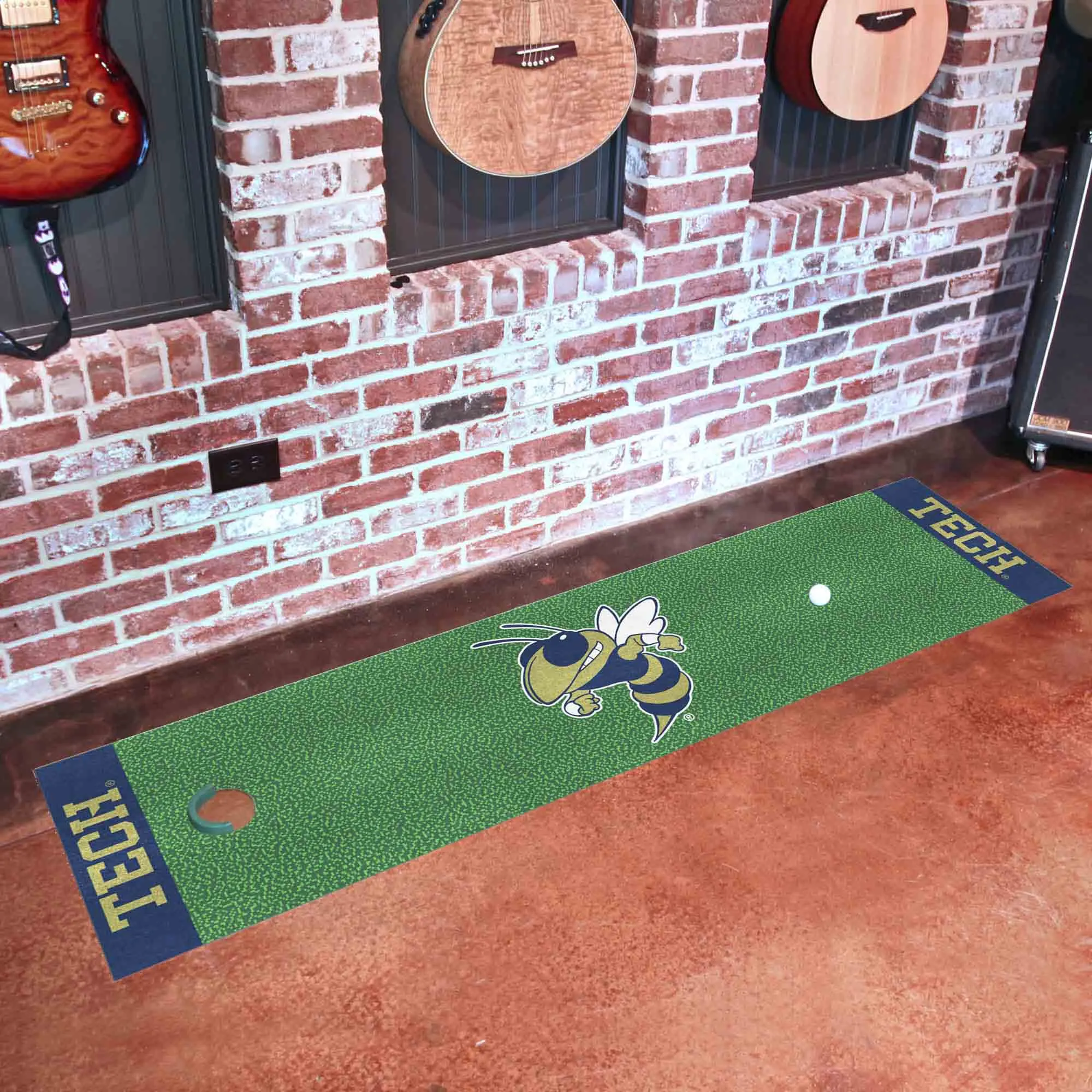 Georgia Tech Yellow Jackets Putting Green Mat - 1.5ft. x 6ft., Buzz